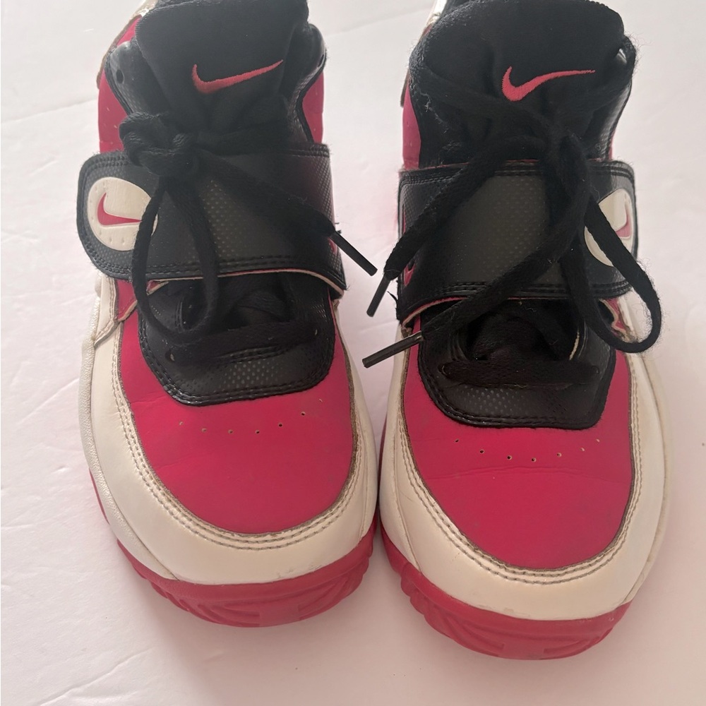 Nike youth girl athletic ankle support tennis shoes.size 1.5Y color pink/black.